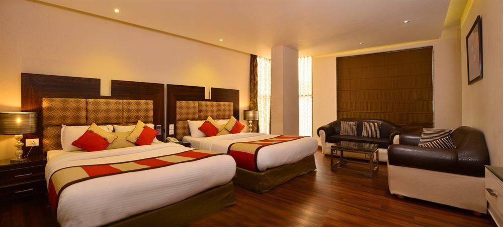 Hotel Uppal International - New Delhi Railway Station - Paharganj Bagian luar foto