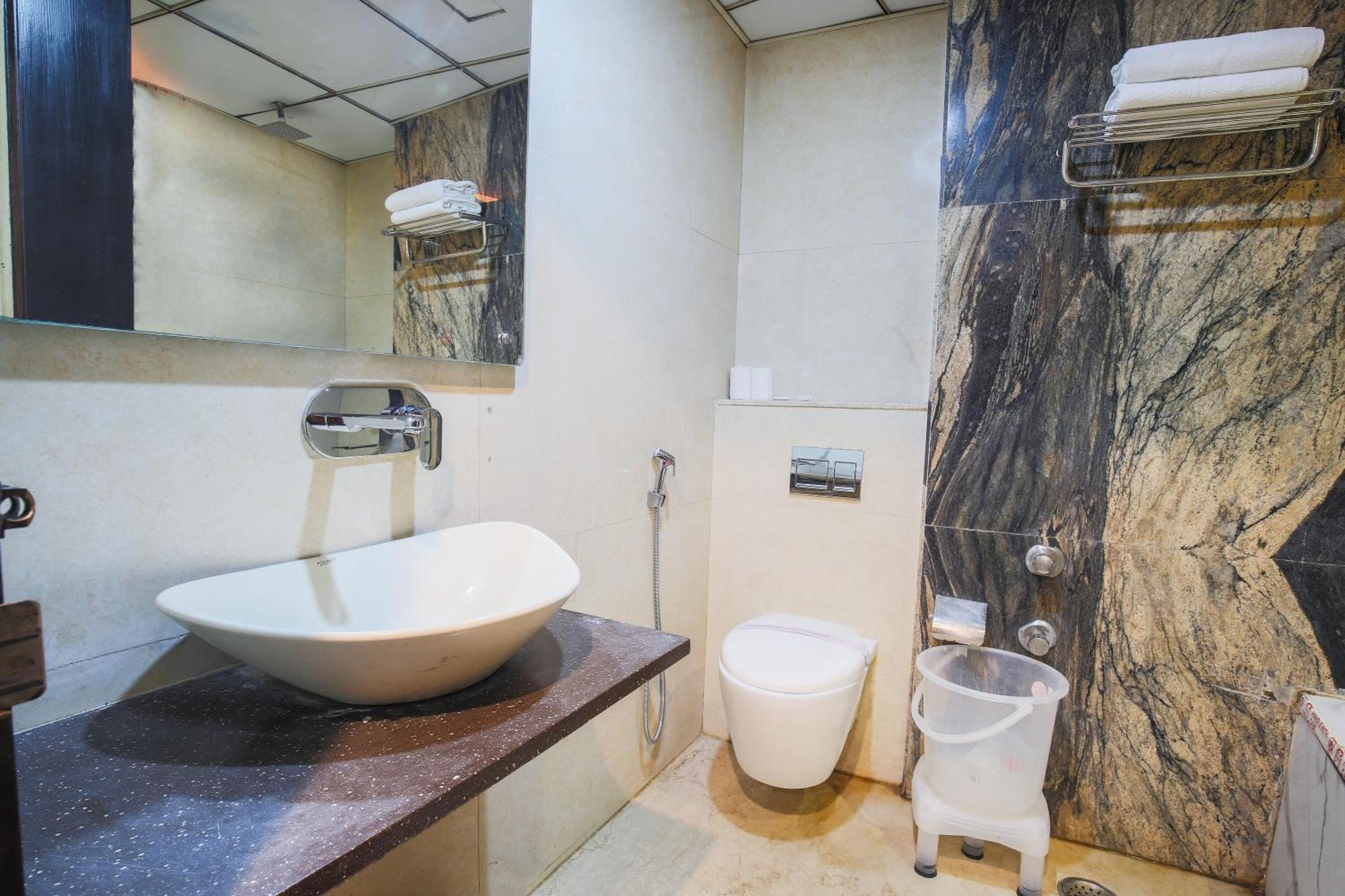 Hotel Uppal International - New Delhi Railway Station - Paharganj Bagian luar foto