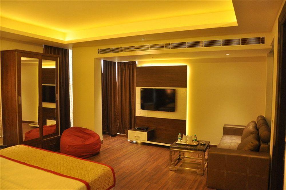 Hotel Uppal International - New Delhi Railway Station - Paharganj Bagian luar foto